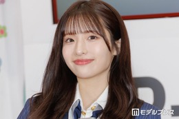 AKB48メンバー、美脚際立つミニスカコーデ「ガルアワ」オフショットに絶賛の声「スタイルレベチ」「さすがの着こなし」