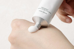 NAIA、“守る”発想のハンド美容液「雨上がりの森の香り」発売