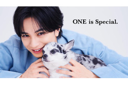 中島健人、自然な触れ合いで愛犬家らしさ発揮 ペットケアコスメブランドアンバサダー就任