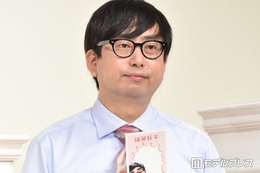 「ラヴィット！」人気芸人、“韓流スター風” 赤髪ビジュアル公開「一瞬誰かと」「ダンディーでかっこいい」と話題