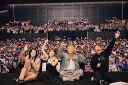 AAA宇野実彩子・與真司郎・末吉秀太、デビュー20周年ファンミ完走 5年ぶりイベントで約2万人魅了