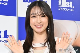 桜井日奈子、ウエディングドレス姿披露 ドラマオフショットに「言葉失う美しさ」「デコルテ綺麗すぎ」の声