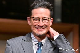 松岡昌宏、座長ぶり明らかに 共演者「男気と兄貴感の一言に尽きる」【はがきの王様】