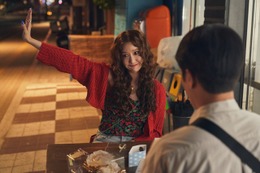 イム・ユナ“悪魔憑き女子”が大暴れ『プリティ・クレイジー』本編シーン アン・ボヒョンのメイキングカットも