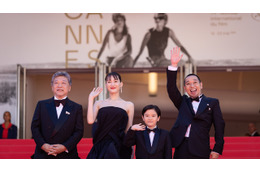「眼差しの繊細なニュアンスが素晴らしい」綾瀬はるか＆大悟に絶賛集まる『箱の中の羊』カンヌで9分間のスタンディングオベーション