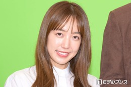 3児の母・川崎希、花柄に囲まれて眠る0歳次女公開「天使の寝顔」「プリンセスみたいで可愛い」の声 画像