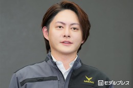 元“青汁王子”三崎優太氏、てんちむと結婚発表後初の公の場 事故きっかけでバイク事業参入「後遺症と闘っています」 画像