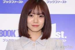宮田愛萌、ツインテール×ミニワンピ姿で美脚スラリ「透明感が半端ない」「脚が真っ直ぐで綺麗すぎる」の声 画像