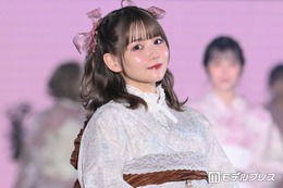 美人アーティスト「10年ぶり」“平成前髪”にイメチェン「お人形さんみたい」「天才的に可愛い」と反響