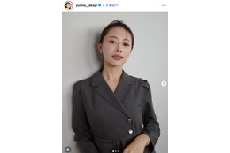 高木由梨奈アナ、ミニスカから美脚スラリ 俳優夫とのゴルフウェアリンクコーデ公開「脚真っ直ぐで綺麗」「オシャレです」の声 画像