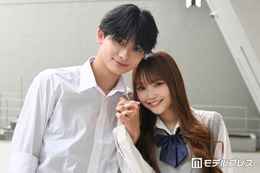 「今日好き」かなりのカップル、ロケバスでの密着ショット公開「にやけちゃう」「美男美女」と反響 画像