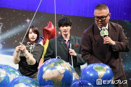 SixTONESジェシー、冒頭からボケ炸裂 渡辺久美子・あの・シソンヌ長谷川らと客席からサプライズ登場【新劇場版☆ケロロ軍曹】