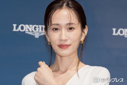 前田敦子、デコルテ見せベアトップドレスに反響「さらに綺麗になってる」「スタイル良すぎ」 画像