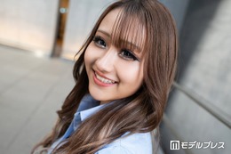 「今日好き」出身ギャル、美デコルテ＆美脚際立つオフショルトップスに熱視線「センス神」「抜群のスタイル」 画像