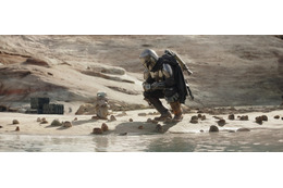話題沸騰、グローグーを溺愛するマンダロリアンのパパっぷりをふり返り『スター・ウォーズ／マンダロリアン・アンド・グローグー』