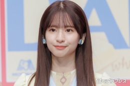 乃木坂46菅原咲月、美脚のぞくスリットワンピ姿のディズニー満喫ショット公開「美人オーラすごい」「すぐバレそう」と反響 画像