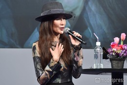 工藤静香、収穫した山桃＆ハーブ使った炭酸ドリンク披露「ご自宅でいろいろ育ててすごい」「美の秘訣ですね」の声