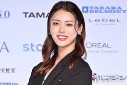 井手上漠、美スタイル際立つビキニショット公開「異次元スタイル」「脚長すぎ」と反響 画像