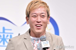 2児の父・じゅんいちダビッドソン、息子たちとW杯テレビ観戦 親子3ショットに「親近感わく光景」「微笑ましい」の声