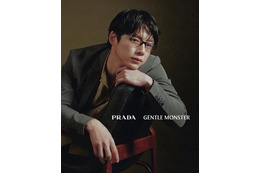 坂口健太郎、PRADA＆GENTLE MONSTERコラボコレクションに登場 「本」をコンセプトに展開