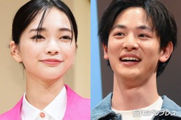 「風、薫る」見上愛＆小林虎之介、“久々の再会”肩並べ2ショットに反響「お似合いすぎる」「劇中で早くこの笑顔が見たい」 画像