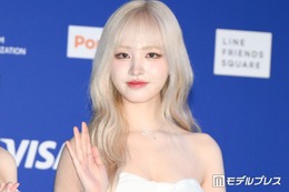 IVEリズ、美肩輝くベアトップドレス姿に絶賛の声「リアルプリンセス」「鎖骨くっきりで綺麗」 画像