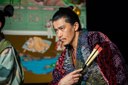 小栗旬「豊臣兄弟！」出演の決め手となった共演俳優の存在「僕にとって財産」本人が語る“首の傾き”裏話も【インタビュー前編】 画像
