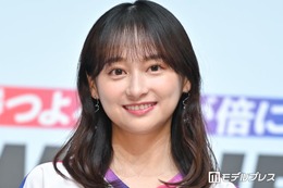 影山優佳、イケメン弟とのワールドカップ観戦ショットに反響「笑顔がすごく似てる」「仲良しでほっこり」 画像