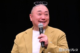 2児の父・山本圭壱、妻・西野未姫＆0歳長男・頑馬（がんば）くんの2ショット公開「親子そっくり」「天使が2人」の声 画像