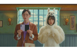 ＝LOVE佐々木舞香、アルパカ役で白戸家のお父さんと初対面 大谷映美里＆野口衣織は「ソフトバンク」CM初出演