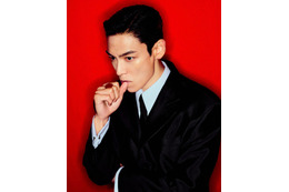 元BIGBANG・T.O.P、125年続く高級シャンパンのアートディレクター就任 “世界初コラボケース”始動 画像