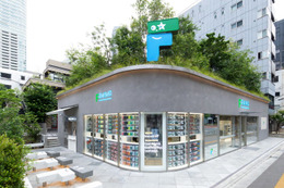 ファミマ、初の旗艦店が東京・麻布台に開店 充実のウェア売場、淹れたてティー…NIGO（R）と共創で“行きたくなるコンビニ”を形に 画像