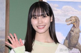 南沙良、NYでのほっそり二の腕際立つ赤タンクトップ姿披露「私服センスが爆発してる」「スタイル抜群」と絶賛の声 画像