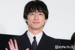 坂口健太郎「声を聞いているだけで泣いちゃう」子役＆人気女優との撮影回顧「ちゃんと育む時間をいただけた」【私はあなたを知らない、】