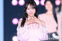 ≠ME谷崎早耶、甘めミニ丈ワンピ姿でパリディズニー満喫「リアルプリンセス」「美しすぎて直視できない」とファン悶絶 画像