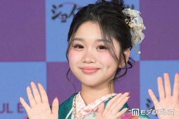 「今日好き」中島結音（ゆのん）、ベアトップ＆白スウェットでボディライン際立つ「大人っぽい」「着こなしオシャレ」の声 画像