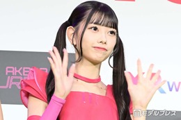 AKB48千葉恵里、美肌輝くノースリ姿でディズニー満喫「ビジュ最強」「透明感すごい」とファン歓喜 画像