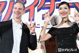 アンミカ、夫とラブラブ“公開のろけ” スパイダー仕様の衣装もアピール「360度スパイダーマンです」 画像