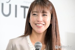 1児の母・岡副麻希、娘と夏祭り満喫ショット公開「ママにべったりで可愛い」「娘ちゃんの浴衣姿愛おしい」 画像