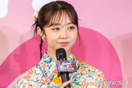 峯岸みなみ、YouTuber夫からの“不意打ちキス”明かす「暗闇の密室で…」「久しぶりに夫にドキッと」 画像