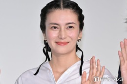 柴咲コウ、美肌輝くシースルードレス＆キャミワンピ姿に絶賛の声「ギャップに見惚れちゃう」「可愛すぎる」 画像