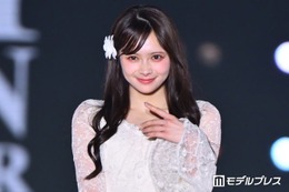 “顔面重要文化財”AKB48センター伊藤百花、流し前髪×シースルーミニワンピで雰囲気ガラリ【関コレ2026A/W】 画像