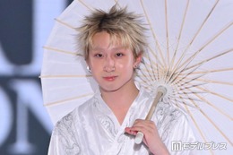 「今日好き」MON7A（もんた）、和装のオールホワイトコーデでスタイリッシュに魅せる「神々しい」「いつもと雰囲気違う」【関コレ2026A/W】 画像