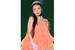 矢吹奈子、フリルドレス×ティアラで姫オーラ全開【TGC松山2026】 画像