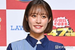 王林、透ける紫タイツ×ミニボトムで圧巻美脚披露「異次元のスタイル」「脚長すぎてびっくり」と絶賛の声 画像