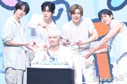 TOMORROW X TOGETHER、来日プレミアムライブ開催 HUENINGKAIはサプライズ誕生日祝福に驚き 画像