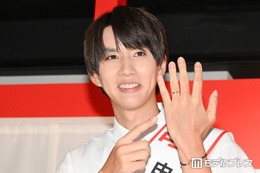 はじめしゃちょー、テレビ前でバスケ観戦する7ヶ月娘の姿公開「成長してる」「おもちゃ片手に一生懸命で愛おしい」