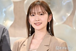 鈴木愛理、雰囲気ガラリのスモーキーメイク＆キャミソール衣装姿公開「クールな雰囲気」「別人級」 画像