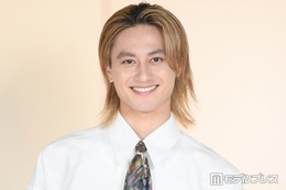 Aぇ! group小島健、裸のままソファで3時間寝落ち 小田切ヒロ＆レインボー池田直人から“美容の洗礼” 画像