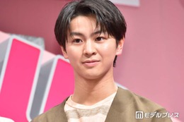 ドラマ「修仲」で話題・藤本洸大、金髪に大胆イメチェン「カッコよすぎて心臓もたない」「反則レベルで刺さる」とファン悶絶 画像